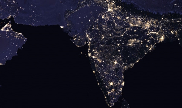 위성에서 바라본 인도의 별이 빛나는 밤. 출처 : NASA Earth Observatory images / Joshua Stevens