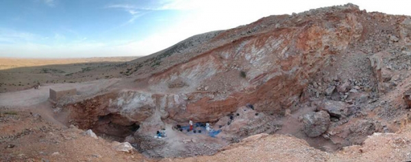 화석을 발견한 모로코의 동굴. 출처 : Shannon McPherron